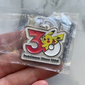 Pokemon 30th Anniversary Metal Charm Mascot Keychain Limited Edition - Pikachu